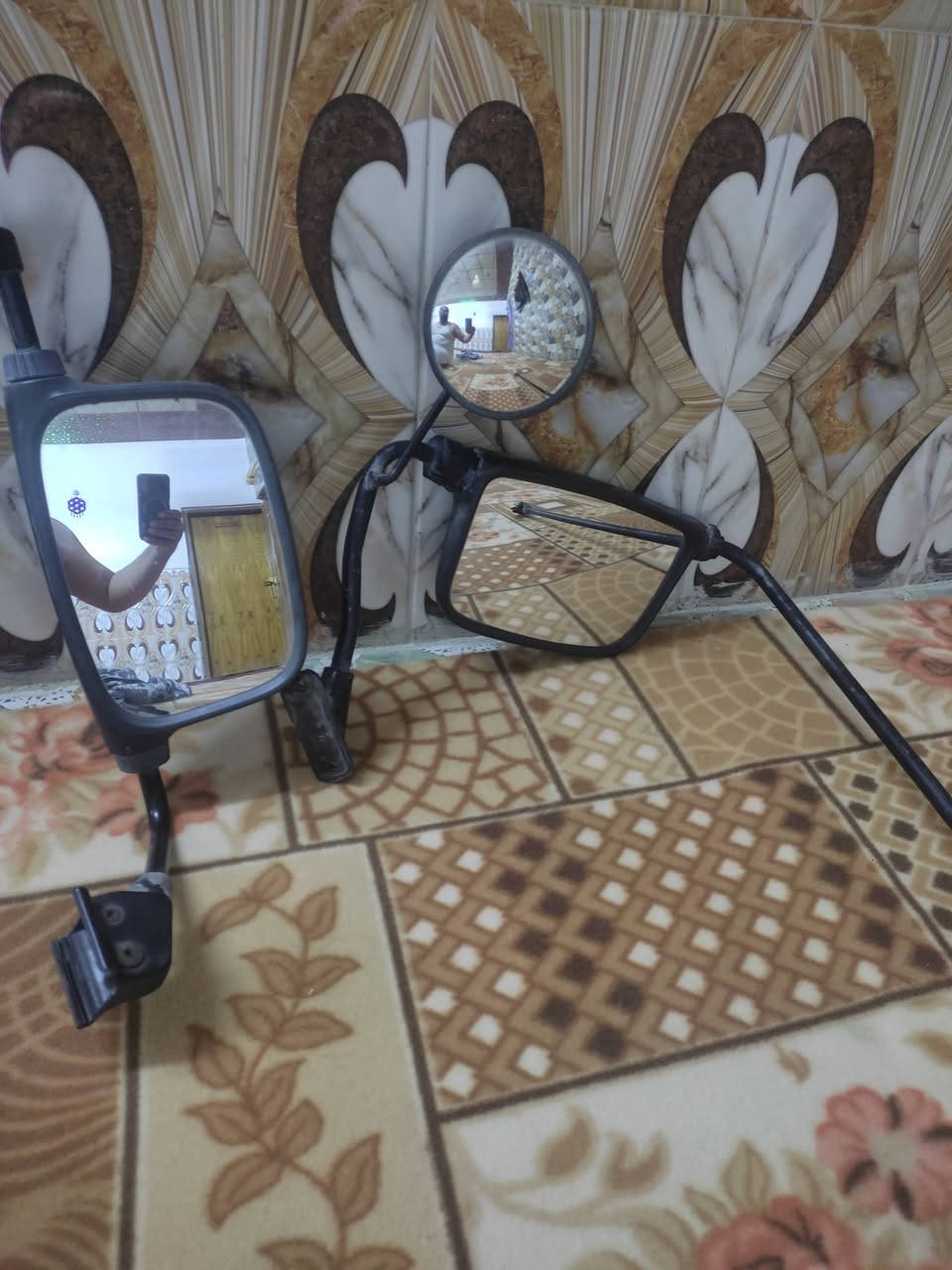 السلام عليكم مري بريجوفان حاويه جددالسعر100الف العنوان النجف المشخاب رقم الهاتف***********
