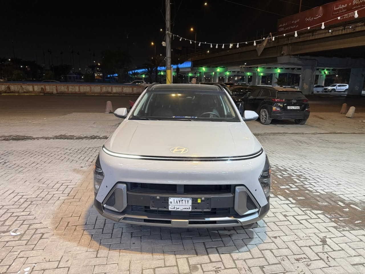 HYUNDAI KONA Limited2025 
🏁🏁🏁🏁🏁🏁🏁🏁🏁
⬜️◻️▫️⬜️◻️▫️⬜️
المسافة المقطوعة : 🚶13454km
حجم المحرك :  2.0 💪🏻
عدد الاسطوانات : ٤ سلندر
اللون : سمنتي 
🏁🏁🏁🏁🏁🏁🏁🏁🏁
⬜️◻️▫️⬜️◻️▫️⬜️
🚗🚗🚗🚗🚗🚗🚗
🚗🚗🚗🚗🚗🚗🚗
الإضافات :  ⚡
بانرواما 🚘
جلد ✅
تبريد قطعتين ❇️
بصمة 🫵
تشغيل عن بعد 👈🏻
نقطة عمياء 🧑🏻‍🦯‍➡️
سايد بريك بصمة 
وضعيات قيادة متعددة 
تحديد مسرب 🚧
ويل كب 🛞
شاشة تحكم لمس📺
اندرويد اوتو🤖
ابل كار بلاي🍏
خرائط 🗺️🧭
دخول ذكي🚪
والعديد من المواصفات الاخرى
العنوان : الوزيريه نزول جسر المالية 

 |الاستفسار   اتصال + وات ساب |  
✅*********** ✅
✅***********✅

صور الحادث مرفقه مع السونار

