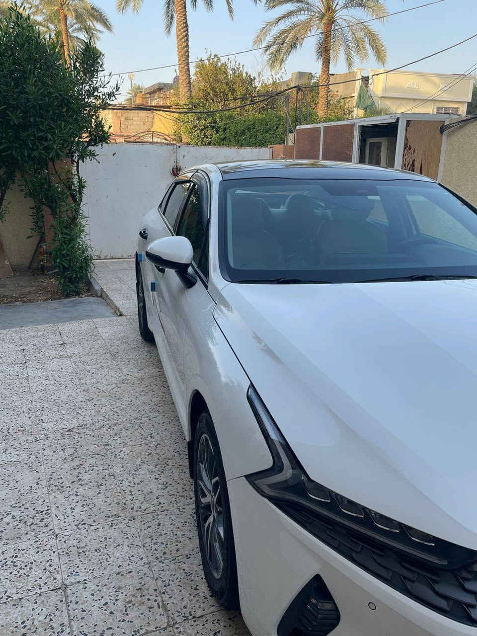 السلام عليكم K5 23 وكالة NIM خليجي مكفول ‎
‎اللون ابيض
‎-بصمه + تشغيل عن بعد 
‎- قياده ذاتيه ؏ الخطوط السريعه
‎- هاند بريك بصمه 
‎- سقف أسود بانوراما
‎- مثبت سرعه 
‎-حساس أطارات 
‎-شاشة كبيره Gps
‎- كامره دوارة  
‎- كشن تدفئة
‎-شاشه اعطال عربي
‎-رادارات جانبيه
‎-جنطه ذكيه عند الاقتراب + ترحيب  
‎-اشاير بالمري 
‎-كشنات جلد 
‎-‏ كرسي السايق كهرباء 
‎-لايتات زنون
‎-نضام قياده أيكو + سبورت +سمارت +نورمال
‎-فول تحكم ستيرن
‎-كير أوتو + عادي 
‎السياره ماشيه ٦٢ تحويل موجود
السعر 218 وبيها مجال 
***********
