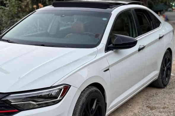 ڤۆڵکس واگن جیتا 2019 ‎ مواسەفات  se 
هەززەو سەنەوی تازەیە
چوار تایەی نوێی لەژێرە 
٩٠ هەزار ڕۆیشتووە 
ڕادار ڕادیتەر لایت بەردی گزۆز 
هەمووی شرێکەیە هێچی نەگۆڕاوە 
کامل سێرڤس و هیچ گڵۆپێکی داشبول دانەگیرساوەو 
بەشەرتی هەموو فەحسێک 
بۆنت پەمپە دەرگای سیاق بۆیاخە
ناوی نەگرتوەو ئێرباگ سوکان و شان  

سـعـر : لە کۆمێنت داوابکە ڕاستەوخۆ بۆت دێت 📥 

گێر و مەکیەنەی بەشەرت 
هیچ کێشەیەکی تێدا نییە 

ژمارەی خاوەنەکەی 
***********
ڤایبەر & واتسئاپ
