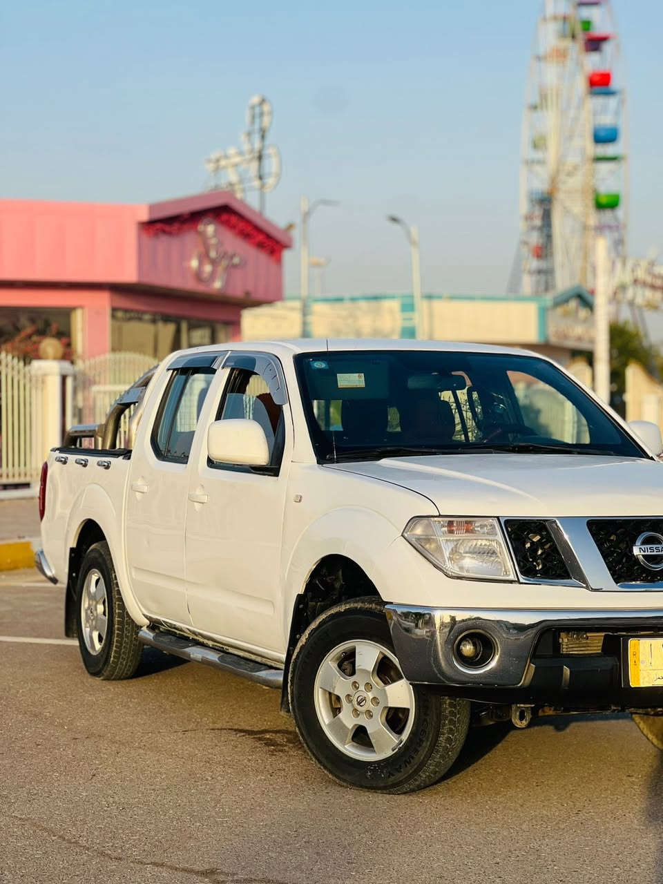 السلام عليكم
نيفارا ٢٠٠٩ 
رقم بغداد 
بيها قطع صبغ هيه مو حزام بس ابيعلك حزام عندي صورها قبل الصبغ 
السياره نضيفه
كير محرك تبريد كله مكفول 
صدر تايرات كلشي جديد
مسويلها ادامه كامله من محرك من تبريد من صدر  
مكانها فلوجه 
***********
