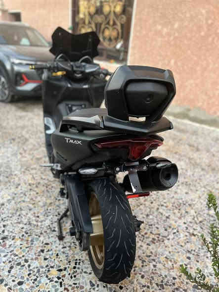 TMAX560 2021 دراجةدخول جديد صارلهة 25يوم بل العراق مكفولة كفالة عامة من كل شي ماشية 9الالف السعر 83 ورقة المكان بغداد الشعب للاستفسار ***********
