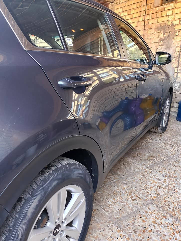 سلام عليكم عيني كيا سبورتج2018
امريكيه حادثها بنيد وجاملغ الايسر ومبدلات شركه نفس لون سياره مناقصها شي
ماشيه75ميل حقيقي ايرباك دركه فقط
سياره فور ويل
سياره مواصفات عاديه مثبت سرعه كامره
مواصفاتها المعروفة : تحكم ستيرن و3 وضعيات قيادة وقطعتين تبريد 
ماشية ٧٥ مايل
السيارة صارلها يمي سنتين و رقمها اربيل وبأسمي وسنوية نهايه٢٠٢٩ بيها كومه وجاهز للتحويل بعد الاتفاق مع المشتري بلوجكترات بقلاوه زنون
باتري جديد زوج تايرات جدد سيرفز كامل  
سعر هاوبيها مجال حك جيه
رقمي *********** بغداد, العراق
