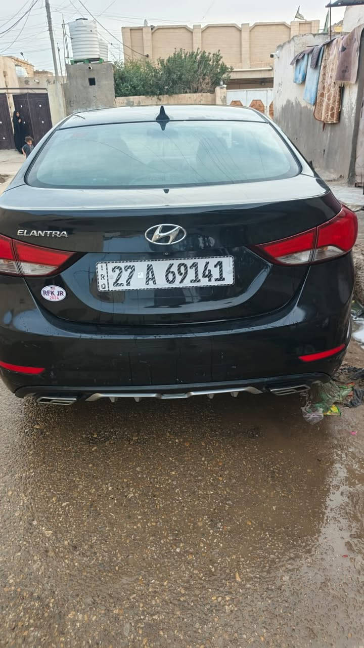 السلام عليكم
النترا 2016 وارد أمريكي 
ضربتها سطحيه بالبنيد مبدل فقط 
والجاملغ مفتوح مسنتر
سيارة جديدة 
مسويلها ادامه كامله
تواير جدد 
حدادية جديدة 
مكينه 2000 دوش ما مفتوحه
مكينه كير كفاله شرط 
مكاني ناصريه غراف 
***********
