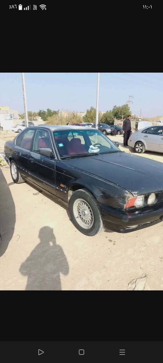 سلام عليكم بي ام دبليو 535  موديل 89 وارد ياباني ما بيها لا حادث ولا معجون ولا صبغ سنويه ل28 كير ومكينه شرط السعر30 ومجال قليل ستفسار***********مكان الشطره
