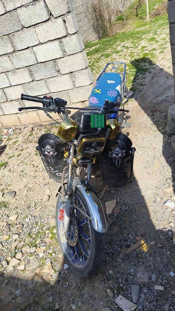 دراجه سولنك 2024 نضيفه حيل
دراجه 150c 
كهربائيات كاملة
سماعات شغاله
سلف شغال
هندر مامضروب
خابرني وتدلل
***********
