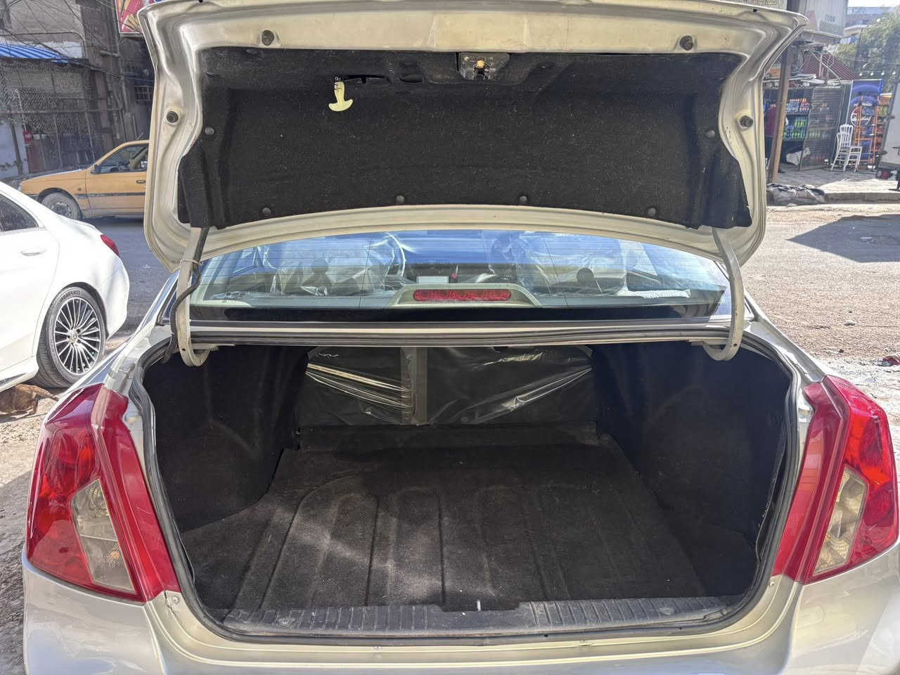 السلام عليكم عندي اوبترا 2010 لون رصاصي فضي رقم سليمانية الجديد كير محرك مكفولات صدر امامي خلفي جديد كهربائيات ممتازة السيارة نضيفة ترايك وين متريد بيهة قطعتين صبغ فقط كير عادي موجودة بغداد الجديدة عارضهة ب 74 وبيهة مجال ***********
