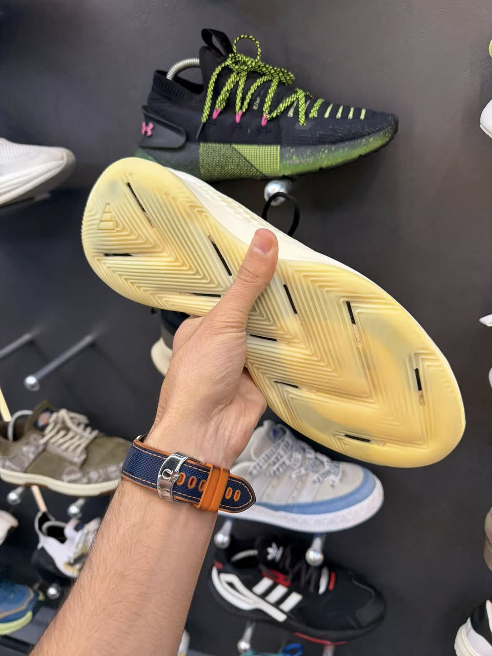 النوع/اديداس مال صالات وبادل🏓
القياس/46
السعر/50
للحجز والاستفسار***********
