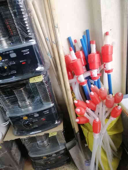 صوبات للبيع شرط الشغل السعر مشكل العنوان جانب الأيمن حي ٣٠ تموز قرب جامع الصحابه *********** و*********** توصل
