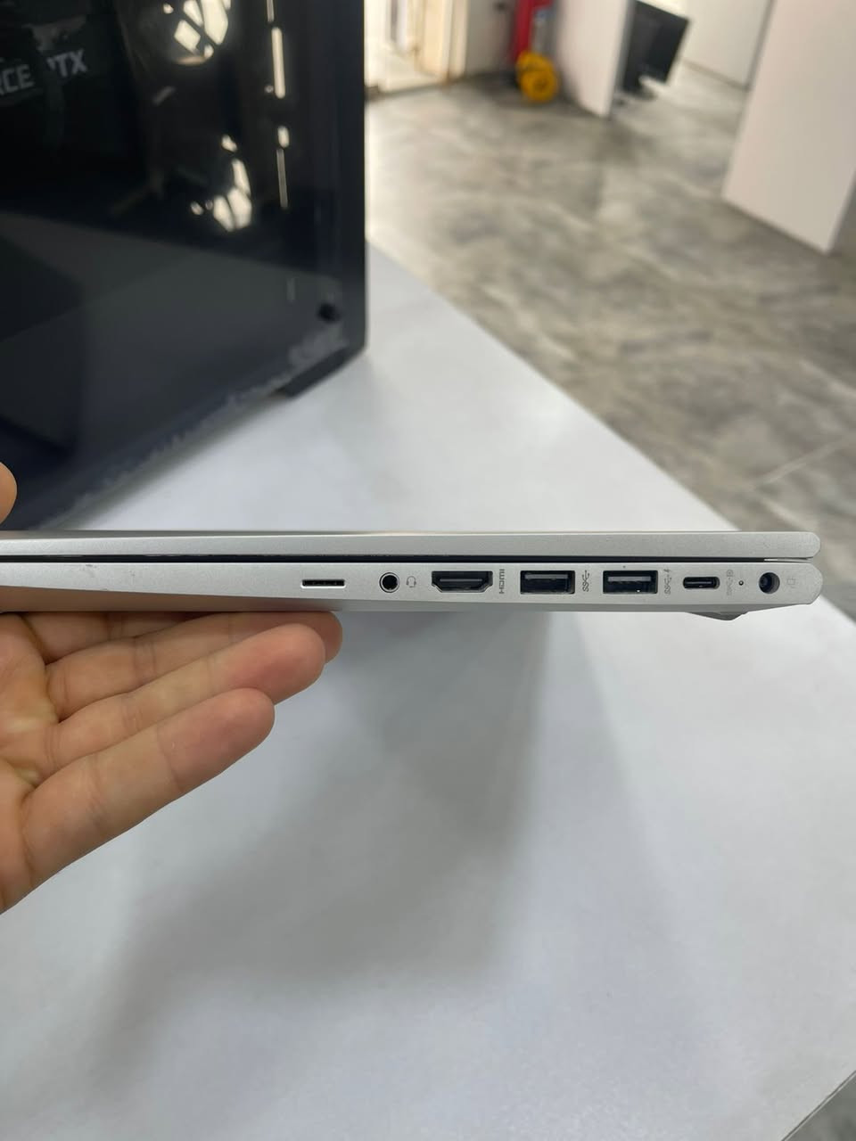 سلام عليكم للبيع HP EliteBook 645 G9

معالج AMD Ryzen 7  5825U يعادل جيل 12

رام 8GB - DDR4 

 هارد  256GB - SSD

كرت داخلي شير 4 كيكا

كرت خارجي 1 كيكا

AMD Radeon (TM) Vega 8 Graphics - 1 GB

Screen 14.1 FHD 

لابتوب سليم ونظيف 

السعر 450 الف واصل جميع محافظات

‏‎ماوس وحقيبة هدية مع الجهاز

ضمان لمدة اسبوعين بعد استلام

تفحص براحتك قبل استلام من مندوب

للتواصل عبر الواتساب او الماسنجر

 ***********
