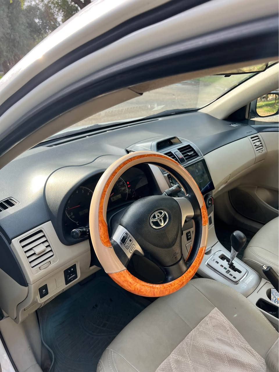 كورلا ٢٠١٣ امريكي السعر ١٣٩ وبيها مجال بدون صبغ  بيها بنيد مبدل بلادي مع دواخل شي بسيط وحواف الجاملغات الأمامية بيها بارد بسيط  السيارة جاهزة وبيها بطاقة بنزين مكاني كركوك  *********** كركوك, العراق
