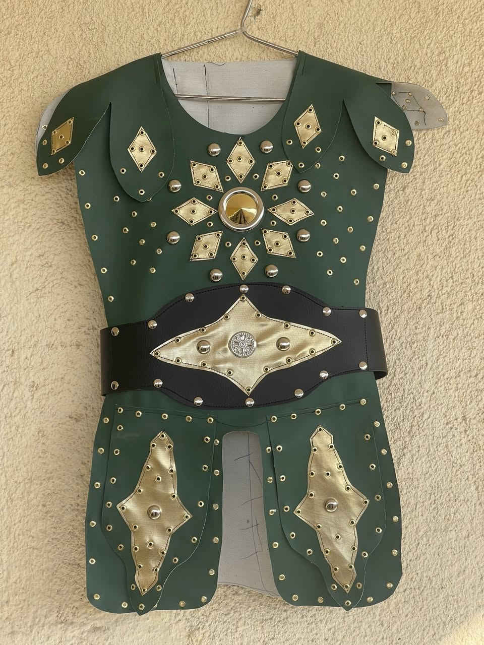 بسم الله الرحمن الرحيم  

متوفر لدينا دروع تمثيل التشابيه الحسينية مع الكسّارات، مناسبة للمواكب الحسينية.  

✔️ بيع جملة ومفرد  
✔️ أسعار مختلفة ومناسبة  
✔️ تصاميم متعددة وألوان مختلفة  

للطلب والاستفسار فقط واتساب:  
📱 ***********
