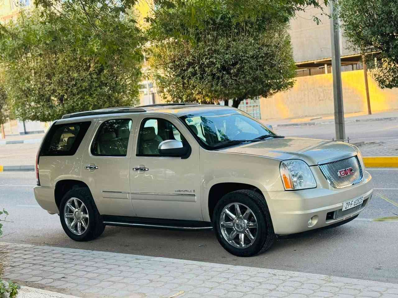 سلام عليكم للبيع تاهو موديل 2009 خليجيه سياره فول مواصفات كير مكينه حداديه تخم تاير تبريد تتفاء جديد جهاز من كل شي مكفولة من الضربه بيه صبغ قطعتين فقط السعر 180 بيه مجال عنوان كربلاء *********** كربلاء, العراق
