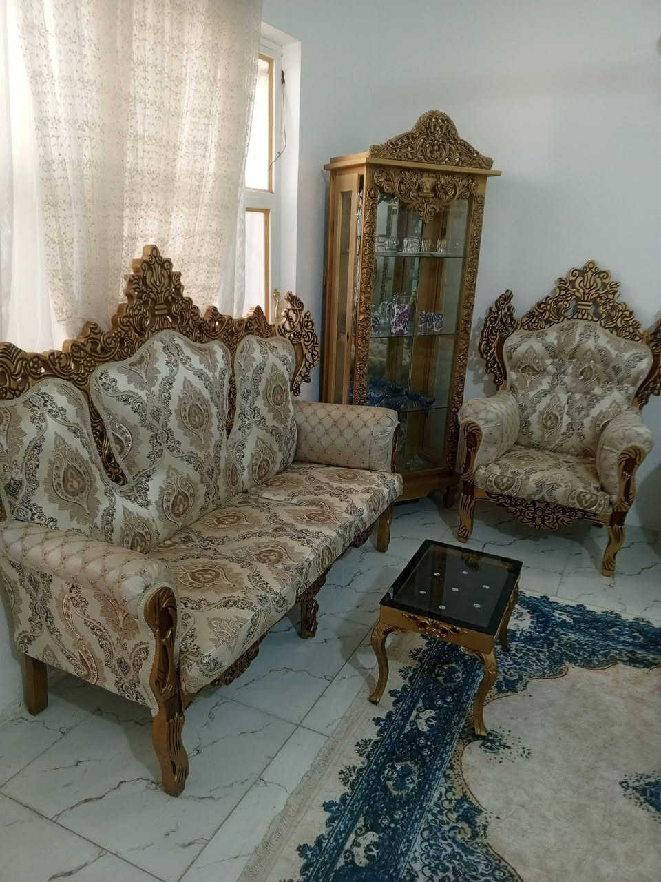 تخم للبيع مستعمل
10 مقاعد 
3 طبلة صغير 1 كبير
2 فاترينة


**إذا كنت صاحب هذا الإعلان وتريد حذفه لأي سبب، رجاءا أرسل رسالة إلى الدعم الفني**
