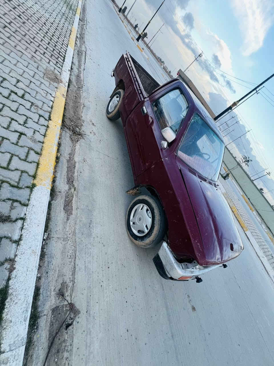 سلام عليكم بكم 90 البيع رقم ديالى كير ومحرك كروسيده خمسه كير بكم مصبوغ عام السعر 12 ورقه المكان الحويجه بلاش /***********
