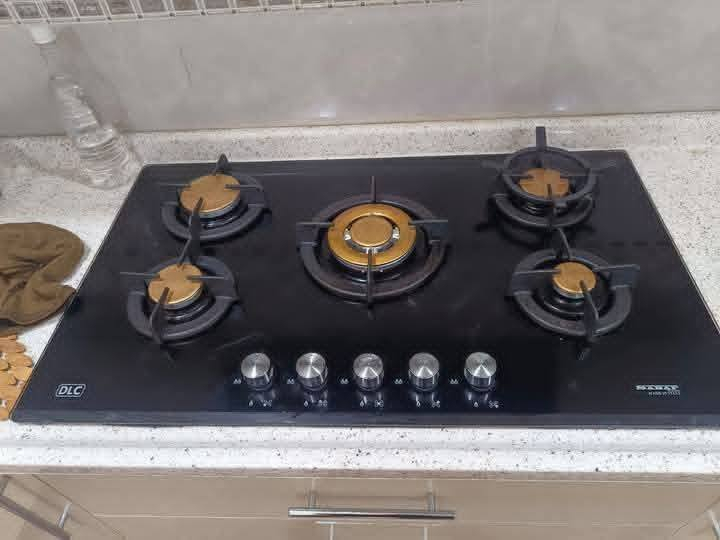 ورشه صيانه تصليح انواع الطباخات موقعيه 🏠
شغل درجه اولى واستاب ‏‪***********
