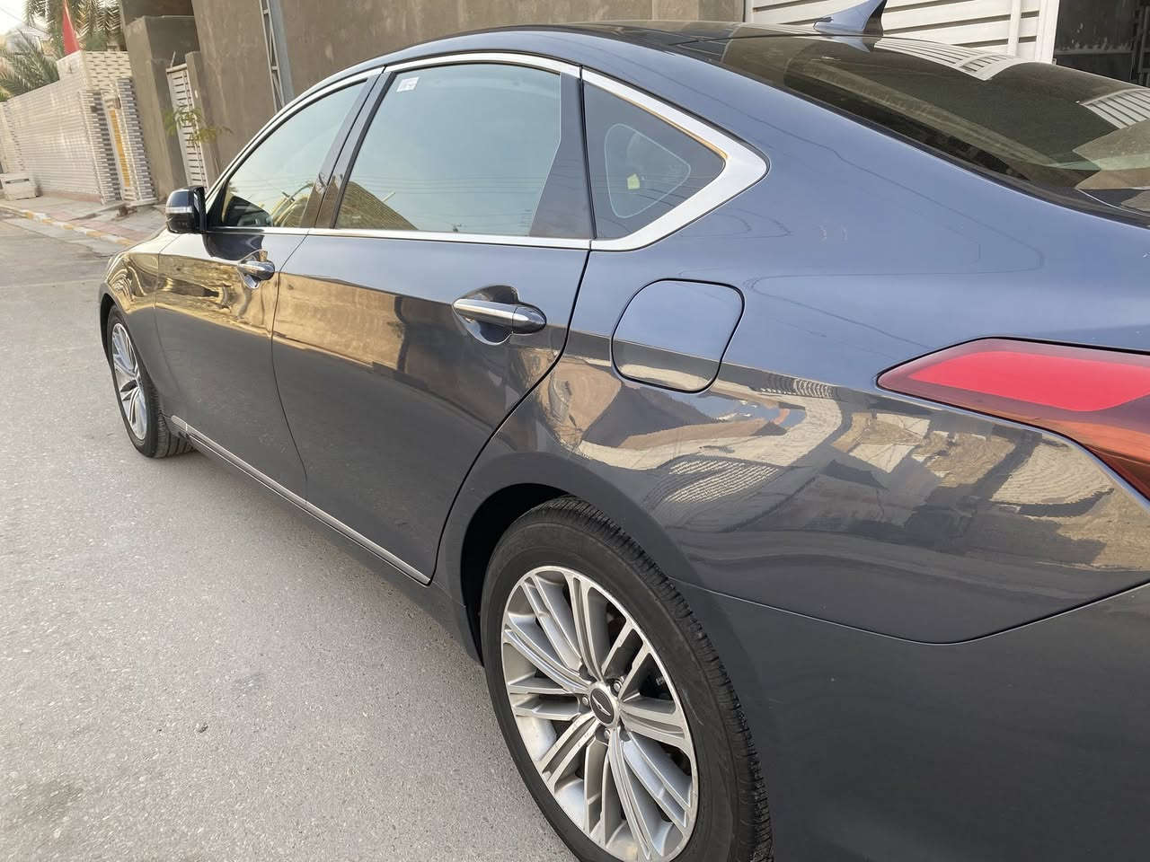 جينسز 2018 رويل معروفه مواصفات الرويل اعلى فئه / ظرر بنيد وجاملغ سايق بدون ارباك الارباك سليم حادث سطحي صدر جديد اطارات جديده مكينه كير كفاله ماشيه 120 م قابل للزياده الون فيلي مزرق مكان سياره ميسان / رقم بغداد الجديد/  السياره باسمي /السعر 193
هاتف/***********
