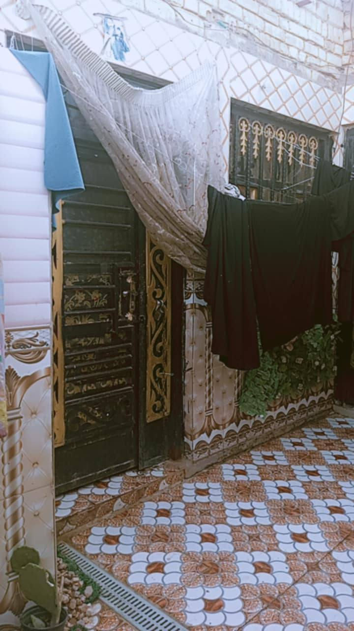بيت زراعي سند 25 مساحته 100 متر بناء طابوق نهايت شارع الوكفه منطقة ال أبو جاسم خلف أسواق كرزه التصال علا رقم الهاتف ***********
