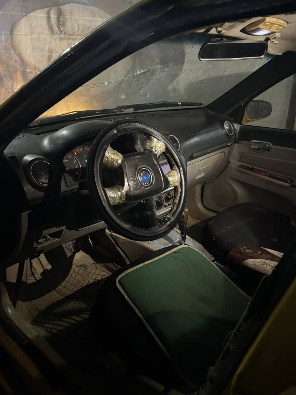 سلام عليكم سيكي2010للبيع رقم احمر بغداد مكينه كورلا  يارس  كير أتماتيك موجود كوبون بانزين السياره بدون ضرر عليها هيئه 500 ألف  سعر 28بيها مجال مؤكل بالنشر ***********
