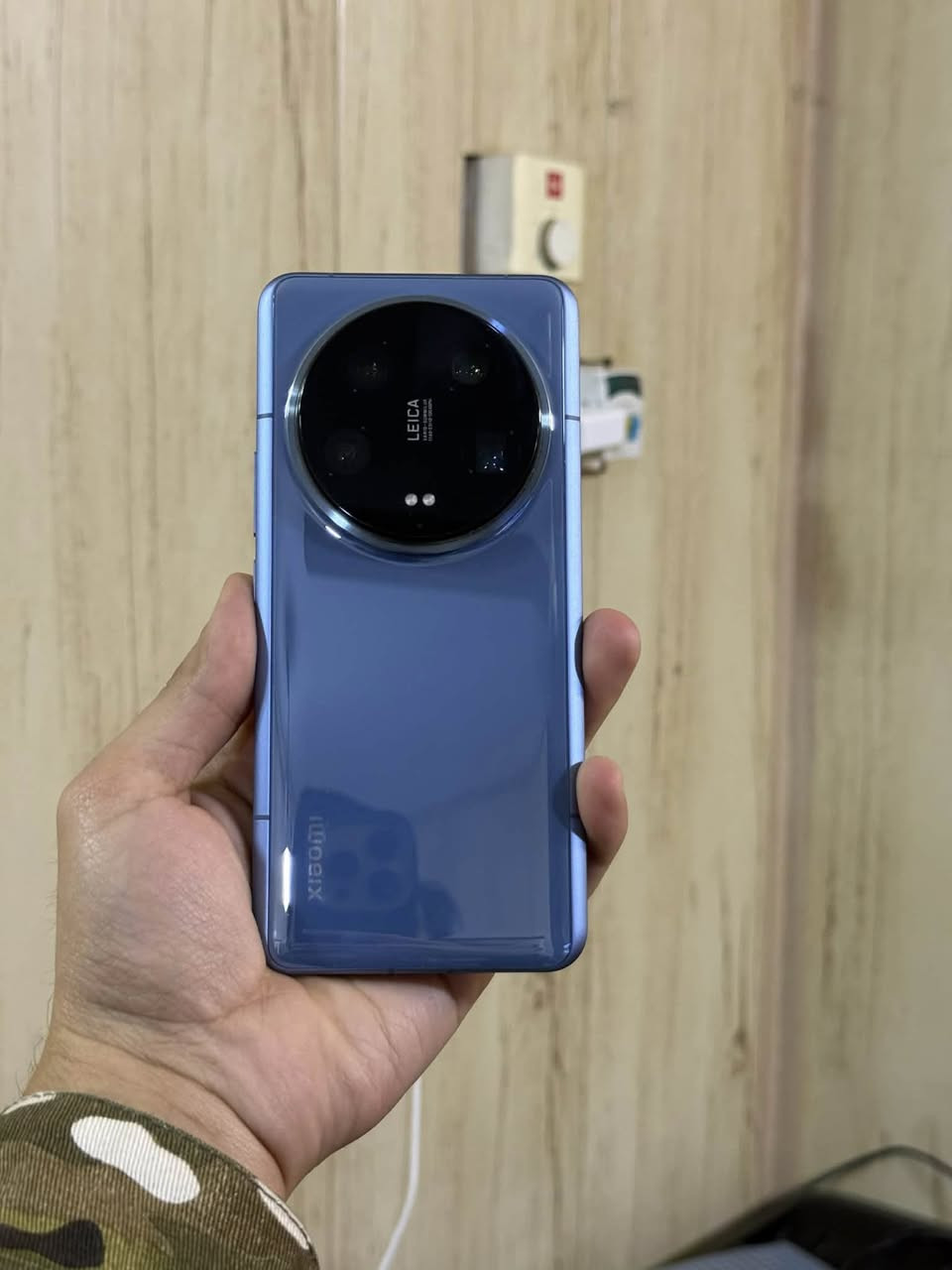شاومي 14الترا جهاز مستخدم قليل 
ذاكره512
شاشه 120هرتز
كاميرا 200+
معالج سناب دراجون Gen3
معروفه مواصفاته جهاز قوي 
سعر الجهاز 725 ألف مع كامل ملحقات 
مكان رمادي شارع السينما 
***********
