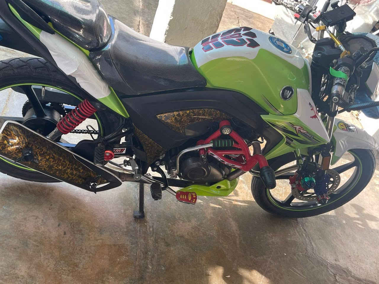 السلام عليكم اخوان هاوجي للبيع مرقمه موديل 21 كهربائيات مزوده كامله نكره صلف المحرك فول سبانا ما ممدوده علي والنشاط 💯 ماشاءالله كدامكم ما ناقصها شي تجي وتشوفه مزوده باحدث الكماليات (السعر 17ورقه) اخوان اني مكلف بلنشر الرقم صاحب الدراجه ***********
