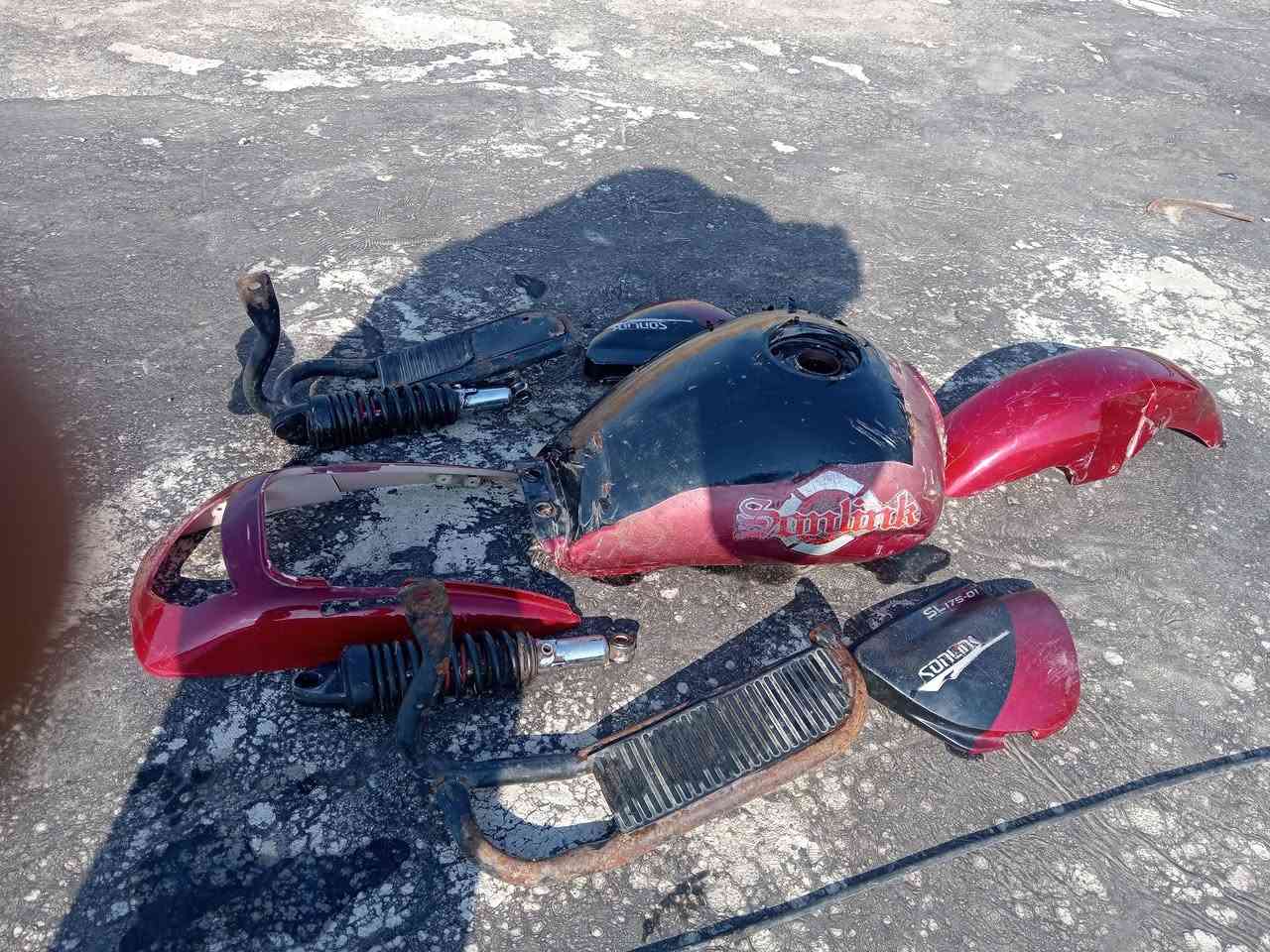 السلام عليكم كشر مال ناصي سولنك كامل  ودواسات ودبلات السعر ٥٠ الف وبيه مجال الاستفسار  على الرقم ***********
