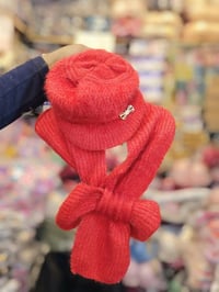 ✨ **اكتشفوا أناقة الشتاء مع قبعاتنا المميزة!** ✨  إذا كنتم تبحثون عن ل...