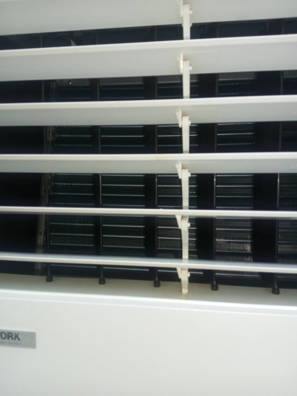 سلام عليكم سبلت يورك شركه توست  3طن مستعمل موسم واحد بلادي شركه بدون تصليح وسبلت جودكس 3طن شركه توسوت مشدودات بل بيت  العنوان نجف الاستفسار ***********  بي واتساب
