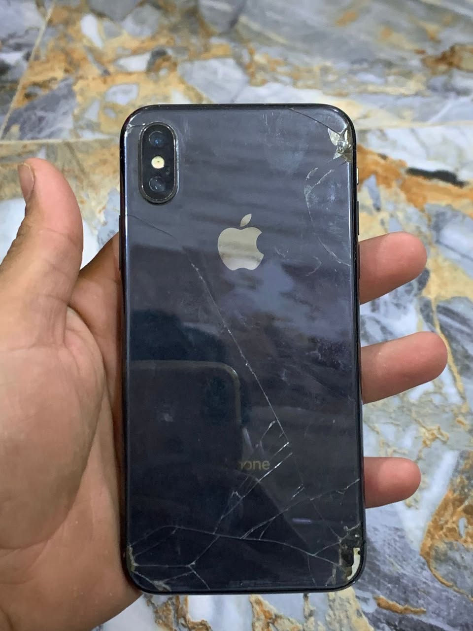 سلام عليكم للبيع اكس ذاكرة 256 بطارية 75 سعر 150بي مجال بصيط هاذة رقمي ***********
