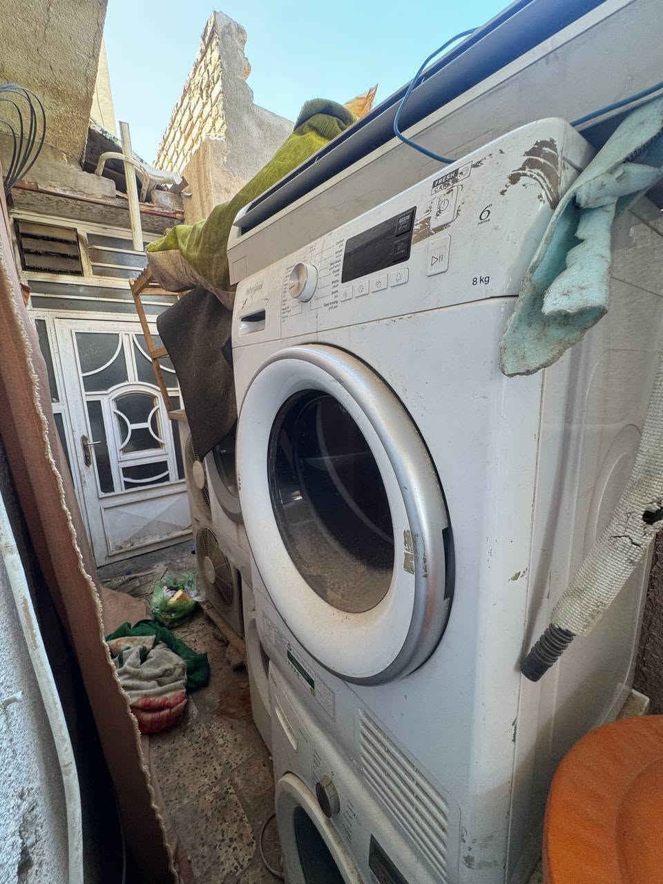 غراض مستعمله نضيفه للبيع كلمن وسعره مكان كوت شهداء شارع الاطلال للاستفسار على هذا الرقم ***********او راسلني خاص
