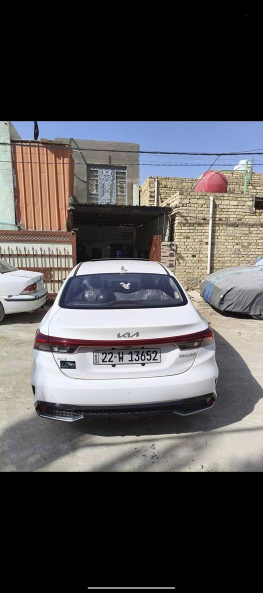 السلام عليكم اخوان بيع سريع 
كيا k3 موديل ٢٠٢٤ فوول مواصفات رقم دولي شمالي  هزه فحص سنويه جديد تحويل وكاله جاهز سلايت بصمه تشغيل بصمه أبواب شاشه كبيره كا كامرة دواره  خلفي عداد الإلكتروني تبريد شاشه زنون عدسات وحاجب سايد بريك بصمه أوتو هولد وضعيات قياده اشاير بلمري ماشيه 41 كير محرك صدر كلهن نظيفات 
🔢 مرقمة وجاهزة – رقم أربيل الدولي 
🔧 المواصفات الكاملة:
• شاشة معلومات حديثة
• كاميرا خلفية
• بصمة تشغيل (Keyless)
• تحكم كامل بالستيرن
• سنسرات خلفية
• إنارات LED أمامية وخلفية
• إشارات جانبية بالمرايا
• فتحة سقف
• داخلية فخمة لون أسود
• مرايا كهرباء + طي كهربائي
• نوافذ كهرباء
• نظام توفير الوقود (اقتصادية عالية)
💎 مميزات إضافية:

✔️ محرك اقتصادي مناسب للاستخدام اليومي

✔️ مساحة داخلية مريحة للعائلة

✔️ تصميم عصري شبابي لافت

✔️ ثبات ممتاز على الطريق

✔️ صيانة سهلة وقطع متوفرة

✨ سعر منافس جداً بسعر السوگ 
✨ 
✨ مناسبة للمشاوير والسفر بالعيد
🚘 سيارة تجمع بين الأناقة + الراحة +الاقتصاد
📞 اتصل. ***********
