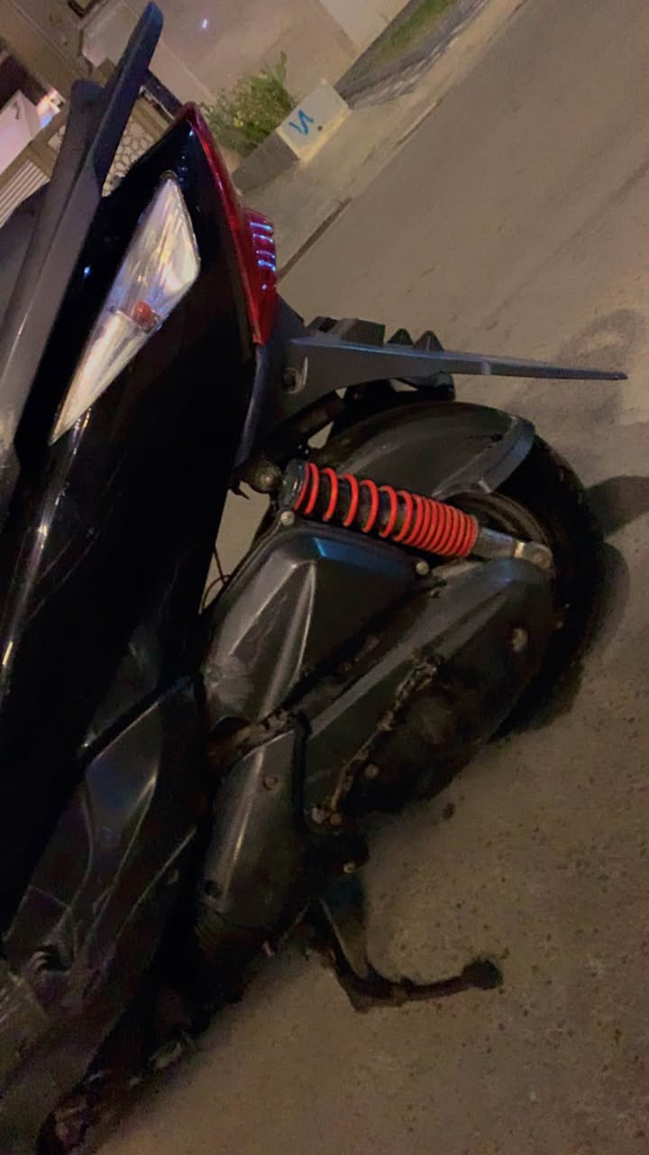 السلام عليكم :

ماكس ثعلب سرعة 140 ياماها
دراجة وكالة كبل فترا نزلت رمبة
اي نقص ماليها علا وضع البلاد 
شرط تجيب وياك فيتر وتجي تفحص
اوراق كاملة اصولية نضافة 100/100

السعر 600 الف
مكاني شارع فلسطين
هذا رقمي *********** واتساب فقط

وذا اكو مراوس مع الفرق راسلني ونتفق بغداد, العراق
