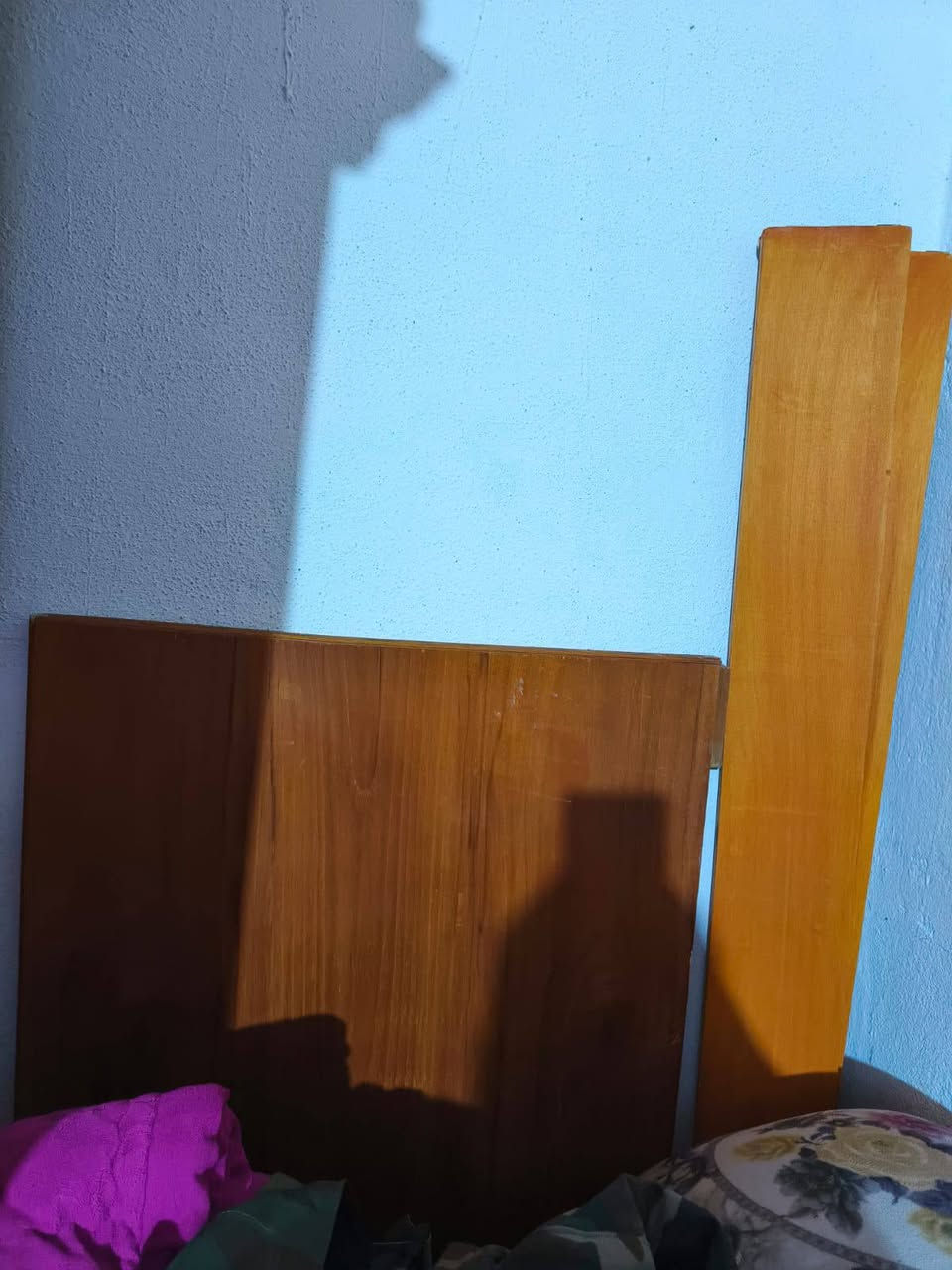 مرحبا غرفه اخشاب صاج ركم  تصمصم سويسري للبيع مستعجل على بيعتها  جديده منصوبه  اومامستخدمها  ماخذها مليون 350 من جانن رخيصات  وهسه اريدها 850--الشراي يتواصل واساب ***********عنواني بغداد  مدينة
