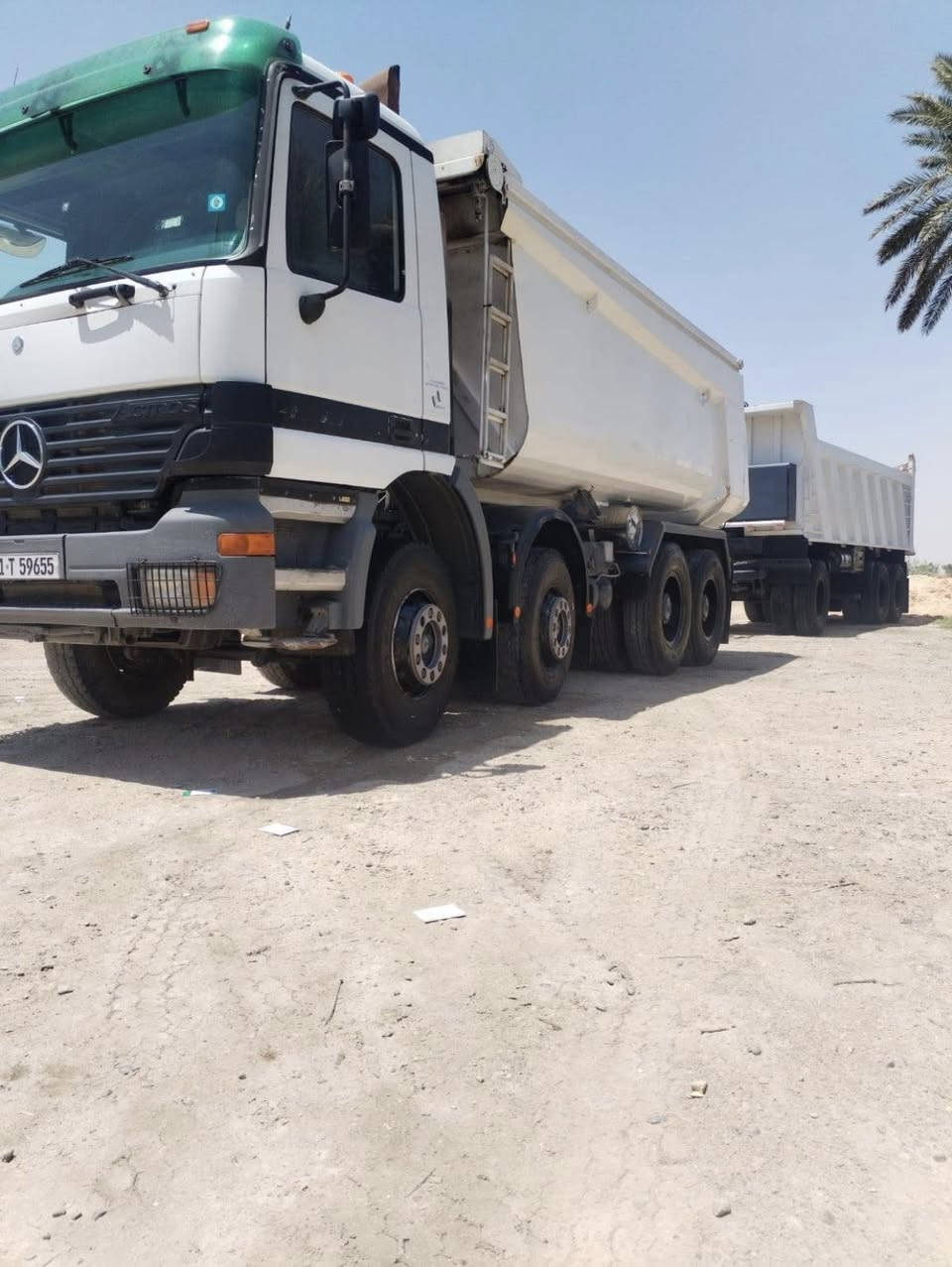 السلام عليكم للبيع سياره شمعه 2003ثلاث الوحات مربوطه قاطره مقطوره تحويل ثاني يوم ***********
