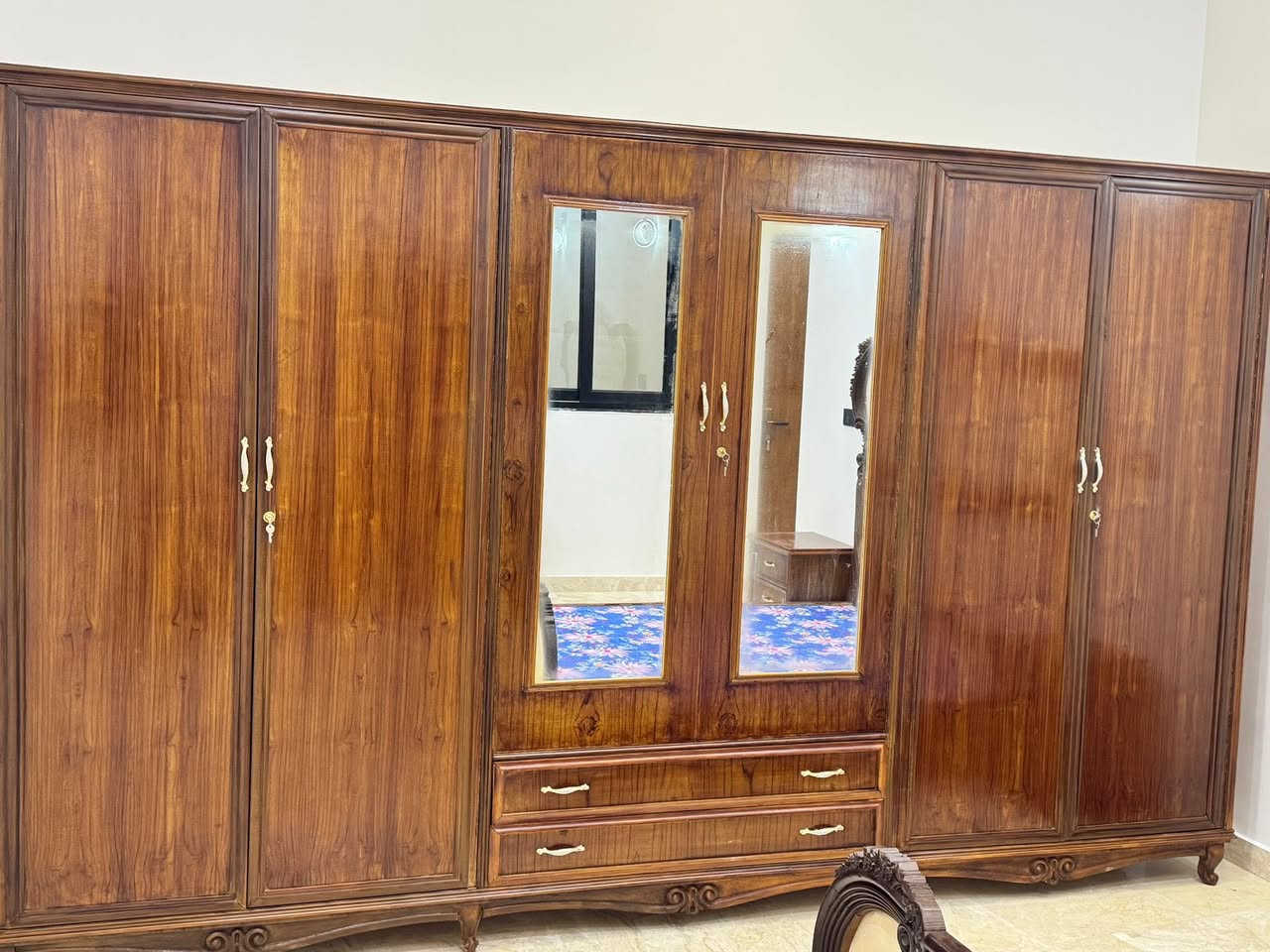 السلام عليكم..هذه غرفة نوم جديده تماماً لم تستخدم بعد صاحبة الغرفه تريد تبيعها سوتها يم نجار وخشبها ثقيل جداً الياخذها يدعيلي  والسعر خاص رجاءً  وشكراً.الموقع قرب أمانة بغداد.


**إذا كنت صاحب هذا الإعلان وتريد حذفه لأي سبب، رجاءا أرسل رسالة إلى الدعم الفني**