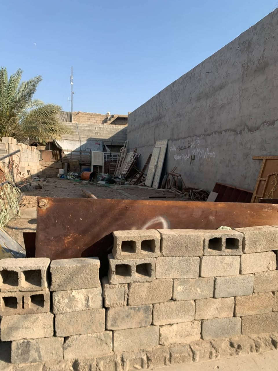 سلام عليكم قطعه بتلو مساحه 127 متر بكانها بعقوبه باب الدرب خدمات (ماء مجاري كهرباء وتبليط يم الباب) السعر 25 الاستفسار عل هاذ الرقم ***********

