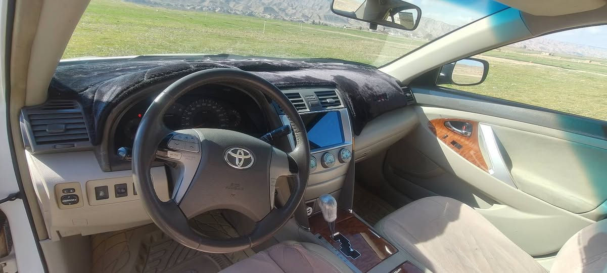 السلام عليكم.
كامري2008خليجيGLX #كلين 
فول مواصفات 
گير .محرك شرط
م.
قفل سرعه
تحكم ستيرن
فتحة سقف
برده خلفيه
تبريد خلفي
كشن كهرباء 
حساس خلفي
كامره خلفيه
تحكم لايتات امامي.
تحكم مرايات+ اشاره بالمرايه.
اخوان السياره كلين
#السعر125.
#الاتصال.ع.***********
#يرهم #مراوس #بكورلا 17.18.19
