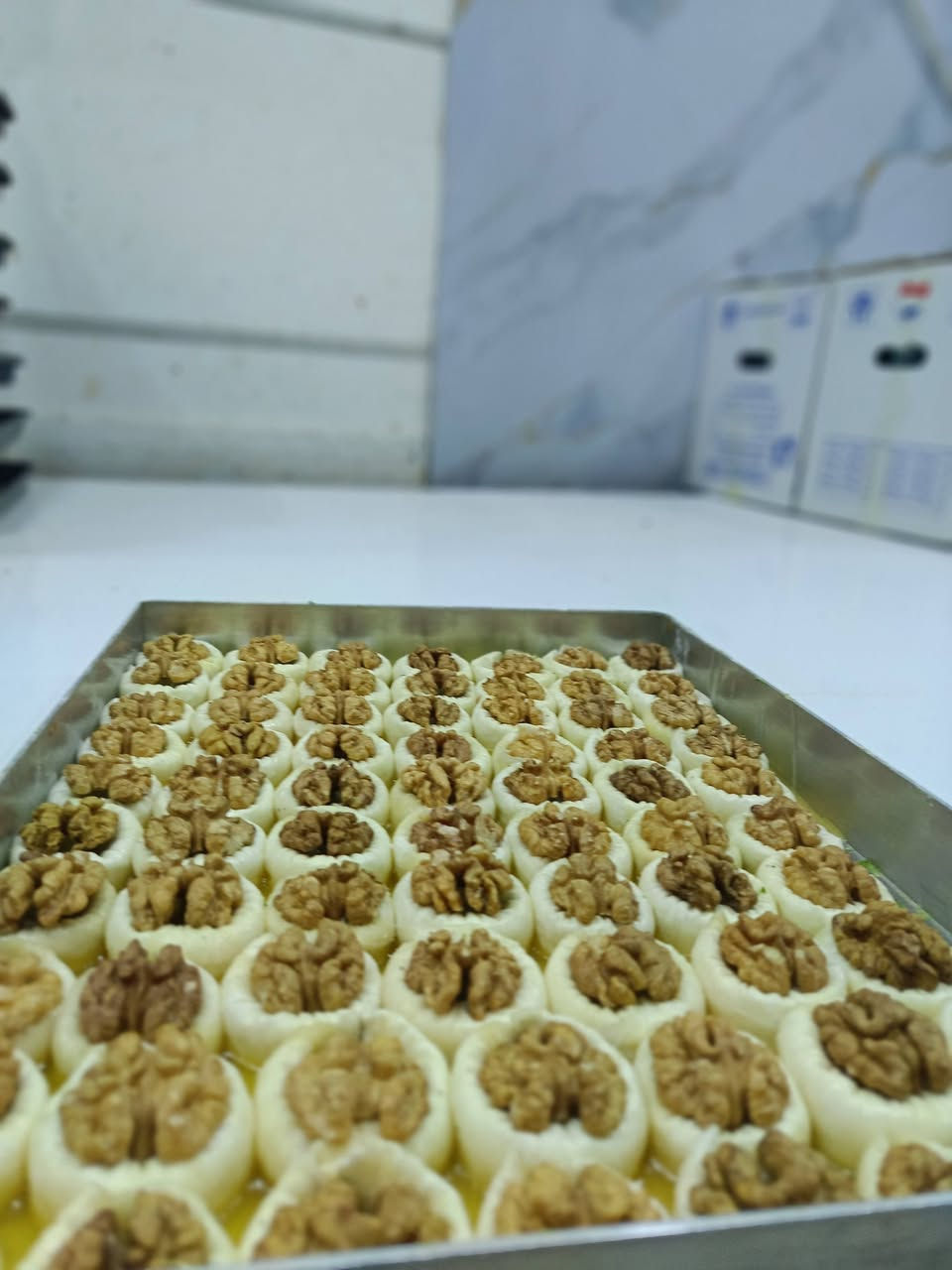 الاعلان خاص بي مصانع الحلويات 
دورة الحلويات الشرقيه بقلاوه وشعريات في  العراق الان ..من بعض الأعمال ..  بفضل الله بعد تحقيق نجاحات كثيره في كورسات الحلويات الي نفذناها قبل رمضان في معامل كتير رجعنا لكم تاني وبنأن علي طلبكم
التفاصيل والتواصل علي رسائل الصفحه او واتس أب .***********
