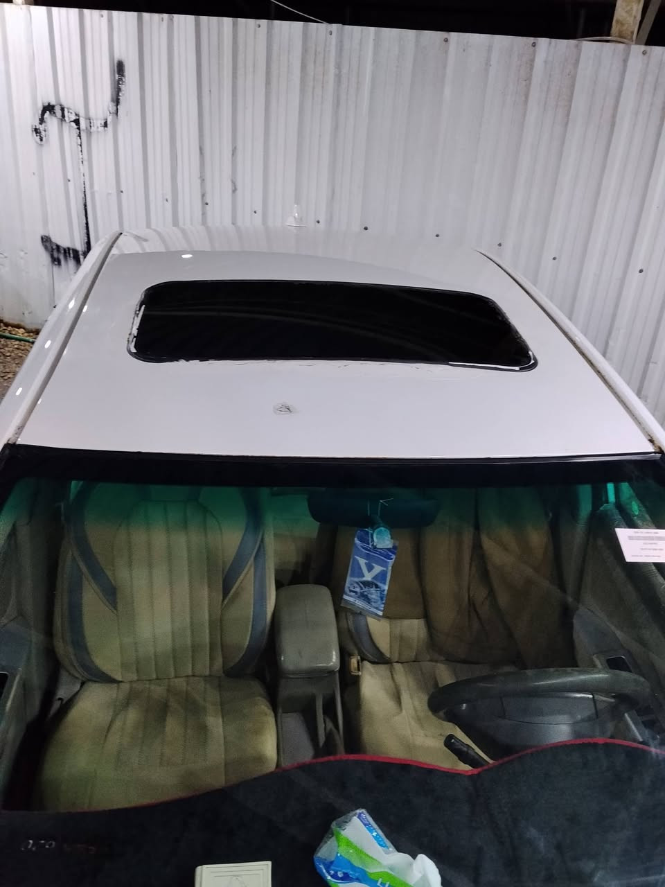 السلام عليكم ليفان 620 للبيع او مراوس 2011 كير مكينه كفاله  كير عادي السياره كفاله من الضربه بيها صبغ 3 قطع بس ابيع حزام حداديه جديده فقط مشط بي شويه طسه تخم تاير كهربائيات كلها شغاله السياره مابيها كل نقص تبريد بس الكمبريسر موجود شده وشغل فتحه شغاله شاشه سنتر لك كامل السياره مابيها نقص ان شاءلله رقم بابل مشروع تحويل مباشر السعر 43 وبيها مجال  مكاني كربلاء المعملجي للاستفسار *********** او واتساب
