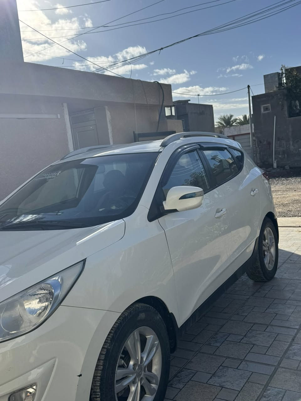 السلام عليكم توسان(( 2011 )) خليجي السياره ماناقصها شي كله شرط كير محرك ختم تايرات باتري جديد سياره جاهزه ع آخر حبابه ضررها الجاملغ خلف السايق بيها سونار بس قديم تجي تفحص وتاخذها سعرها 130 وبيها مجال قليل تحويل ثاني يوم مكانها صلاح الدين قضاء الدور 
***********
***********
