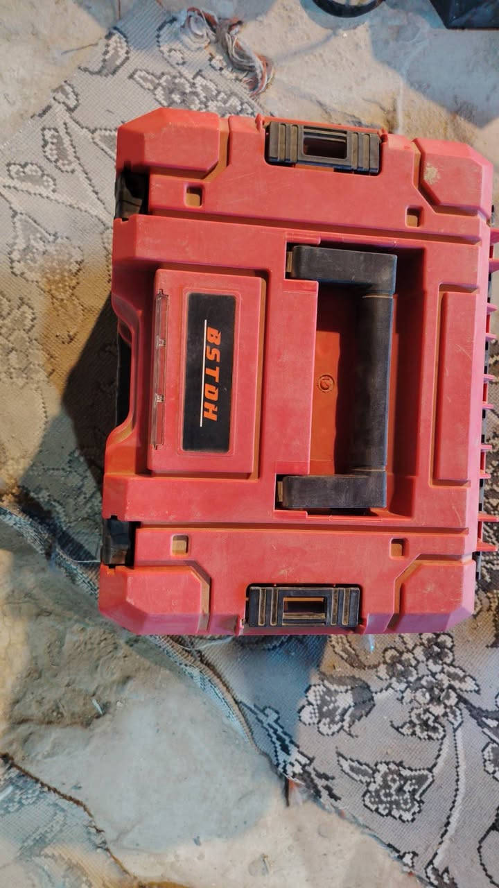 السلام عليكم وصلني من الصين هذا الدريل متعدد اللي يحتوي على منشار تخريم ودريل ومنفاخ وبطاريتين هواي شغلات متعدد فد شي راقي جدا 
بس نقصه المدينة الأساسية مفقودة 
منو عنده ؟
ومعروض أيضا للبيع بنصف السعر


**إذا كنت صاحب هذا الإعلان وتريد حذفه لأي سبب، رجاءا أرسل رسالة إلى الدعم الفني**