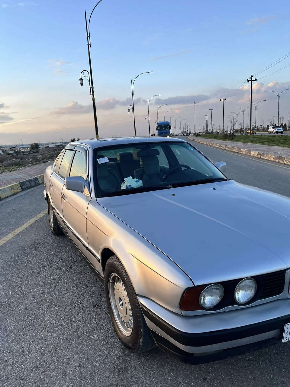 السلام وعليكم BMWحجم (٥٢٠). كير عادي السياره دمعه نضافه فول مابيه اي عطل سنويه جديده وكابون موجود السعر خاص استفسار اكثر 

***********
