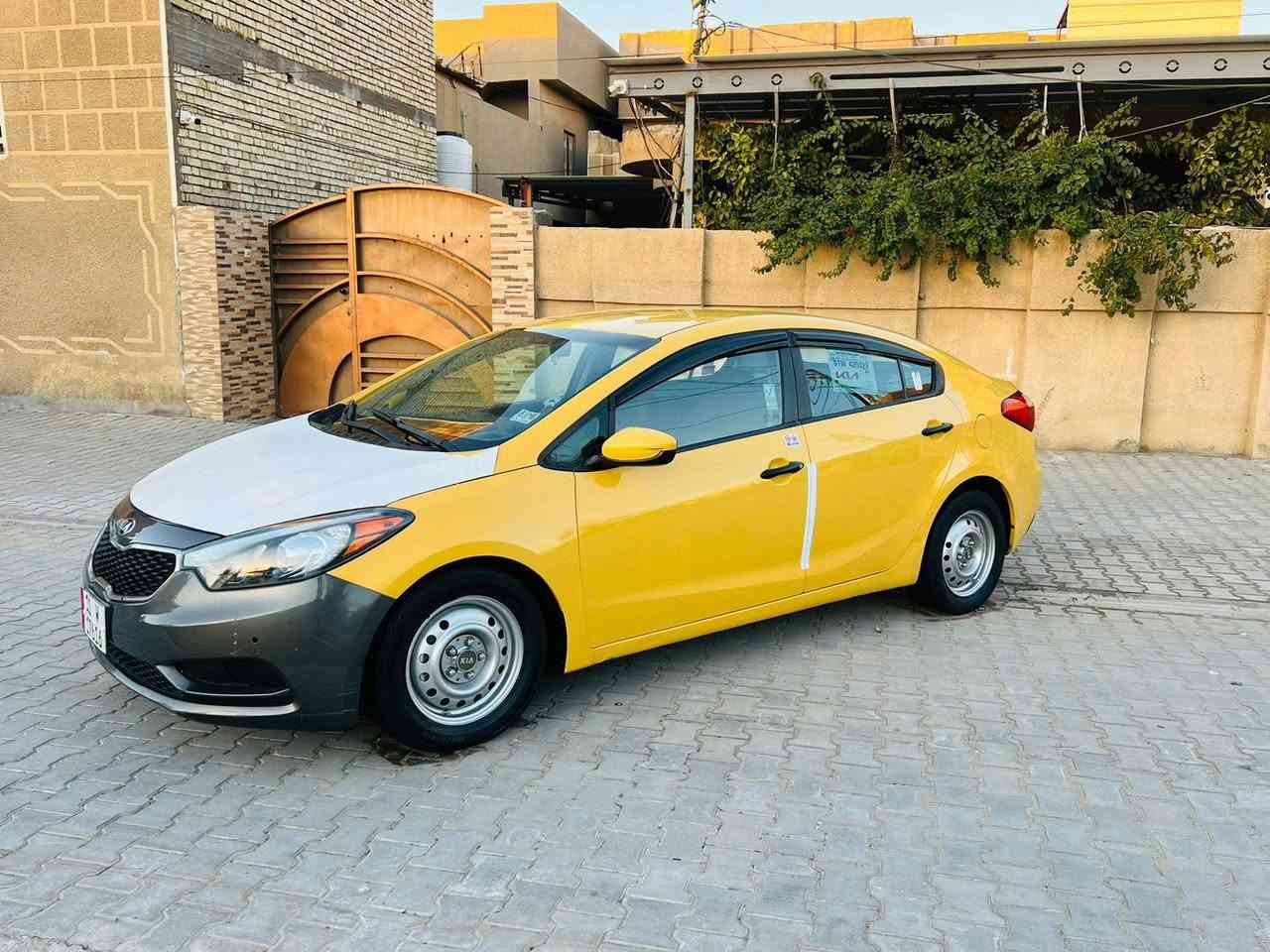 سلام عليكم كيه فورتي مديل 2015وارد امريكي حادثه بس دعاميه والباقي كفاله عامه اليبل واحد كله سياره هيه وغرمات مصفره سنويه 2028سياره جاهزه مال جناي لايت زنون شاشه تحكم ستيرن مكينه 2000تخم تاير حداديه كله جديد السعر 105الستفسار كثر نتصل مكلف بنشر ***********
