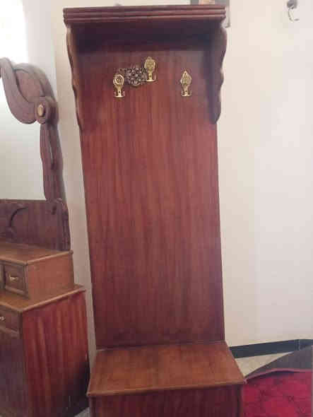 غراض للبيع ديوان كبير تفصال وميز تواليت وزاويه وجربايه ام نفر للبيع الي يريدهم يتصل  على الرقم علماً مكلف بالنشر ***********
