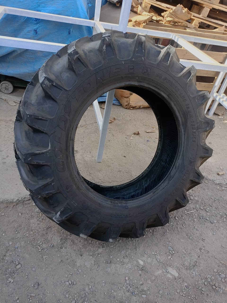 تايرات  زارعي  موجود /    جملة    و  مفرد  
  ارخص  من كل  صوق    نوعية   درجة اولا   
       *********** واتساب  جملة    توصيل اكو
***********  واتساب  مفرد   توصيل اكو
