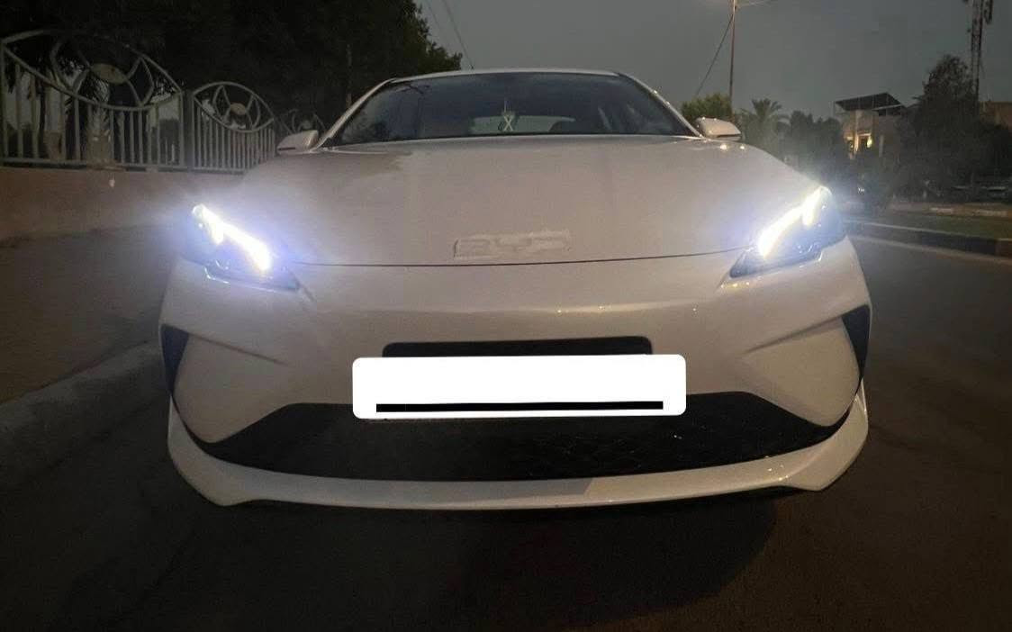Byd سيل 5 السيارة زيروووووو ماشية 225 استلام الوحات قبل اربع ايام واني ناشر السنوية شوفة بيع او امراوس مع كن L وانطي فرق سعر السيارة 20500 وبيه مجال بسيط العنوان البياع هاتف ***********

