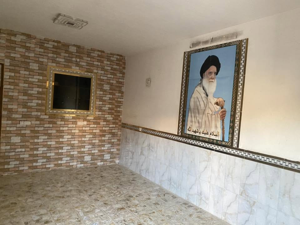 سلام عليكم بيت مساحه ٢٠٠متر لليجار اي ستفسار تصل على رقام ***********

