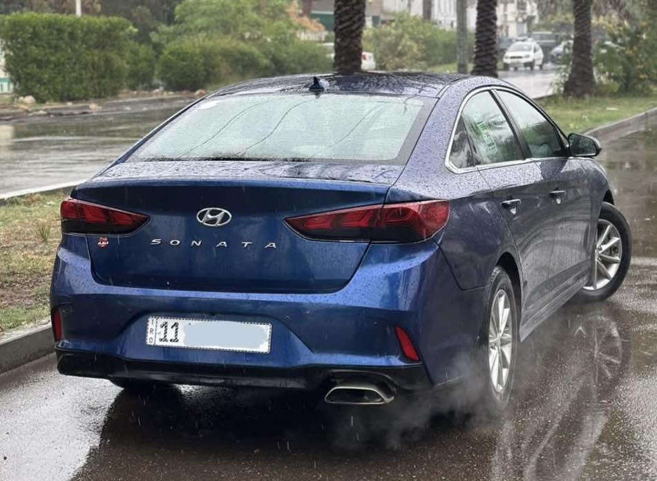 سلام عليكم
هيونداي سوناتا 2018 
للبيع او مراوس 
رقم بغداد سنوية لل 30 ورقم جديد 
بيهة 3 قطع صبغ وقطعة تبديل بلادي حادثهة خلفي السيارة 
بدون أيرباك وبدون دواخل 
صور حادث بالمنشور 
مكينة 2400 مكفولة 
كير مكفول 
ماشية 93  الف فقط 
تخم تاير جديد تبريد ثلج كهربائيات شغالة 
مواصفات النص فول 
تحكم ستيرن جهتين 
3 وضعيات قيادة 
كامرة خلفية دوارة 
نقطة عمياء 
مثبت سرعة 
شاشة وسطية بلادية 
رايدهة ب121 بيها مجال شي بسيط
*********** 
مكاني بغداد بسمايه
