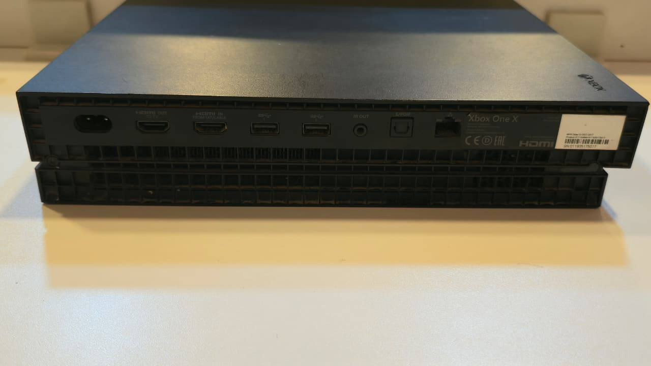 اكس بوكس وان اكس
واحد تيرا 1000g
جوستك وحدة
بدون كيبل طاقة و HDMI
عدسة القرص ما تشتغل

جهاز نضيف و ما مفتوح و استيكرات موجودة

السعر 200 الف و بيه مجال ***********
