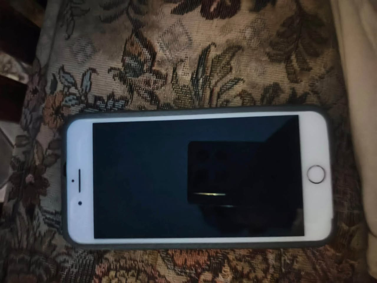 سلام عليكم جهاز للبيع آيفون ٨بلاص جهاز نضيف فول كفاله الذاكرة 256من كلشي مامفتوح ابد البطاريه 75المكان كوت شارع النفط السعر 150قفل ***********
